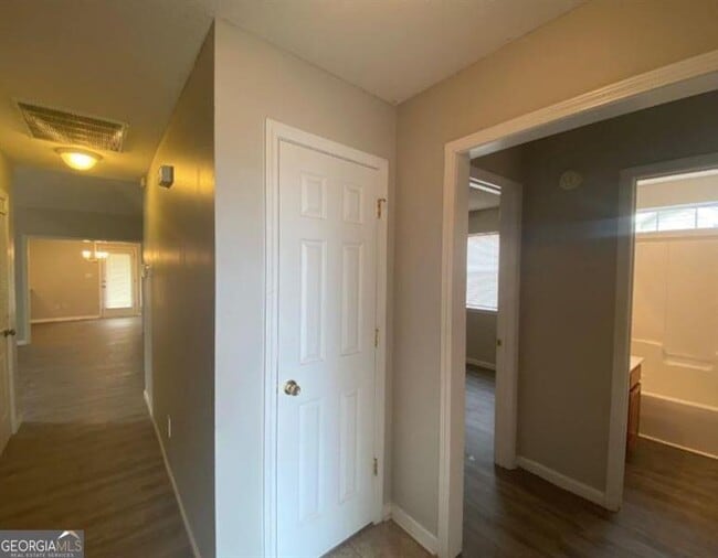 Photo - 230 Stirling Bridge Dr