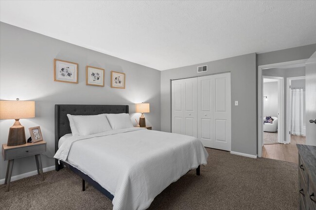 2 BR 1 Bath Premium - Renovated - 925 Sq ft - 2nd floor