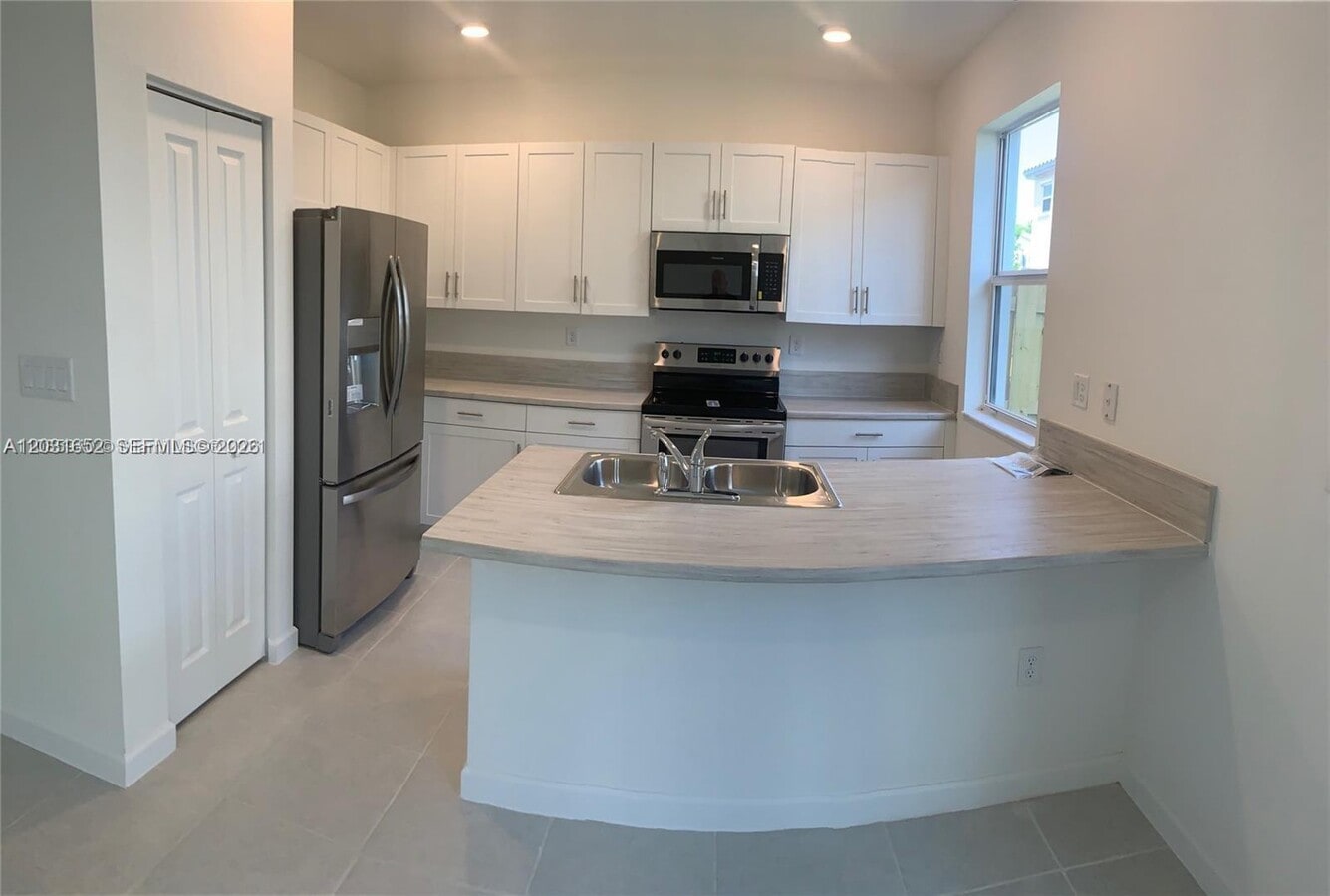 Photo - 2684 SE 12th St