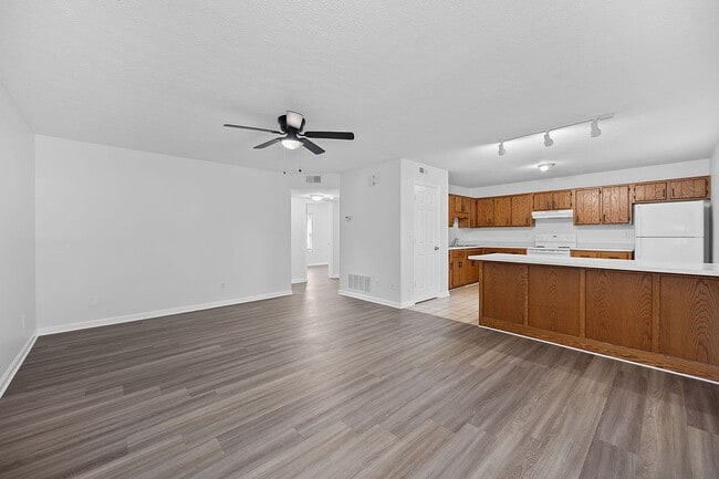 Photo - 1836 Kendall Ln