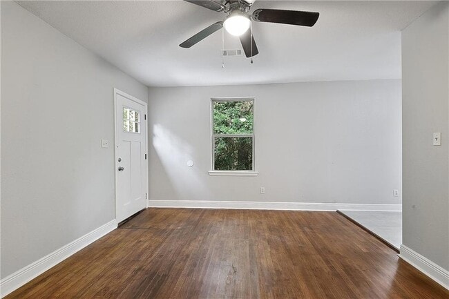 Photo - 57468 Cedar Ave Unidad B