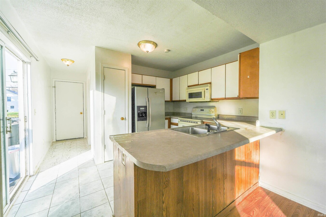 Photo - 955 E Berry St