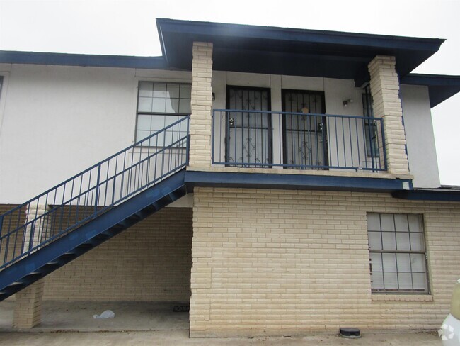 Building Photo - 1420 Juarez Ave Unit 7 Rental