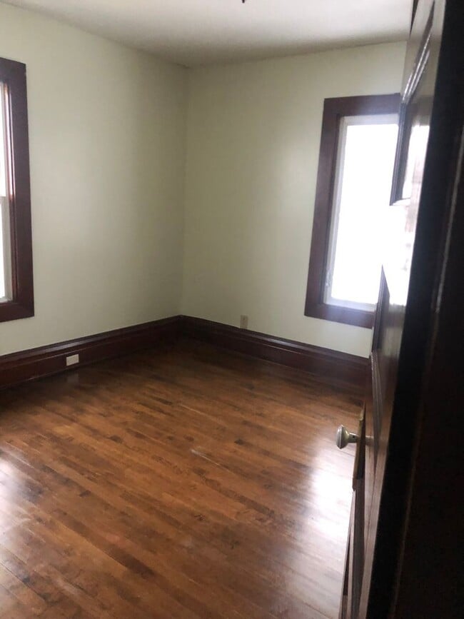 Photo - Beautiful 6br house with garage