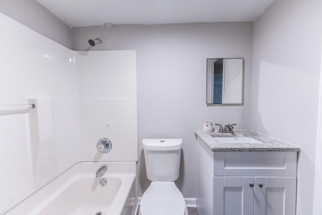 Photo - 586 Oakside Dr SW Unidad B