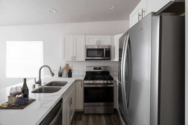 Photo - 5290 Manhasset Dr