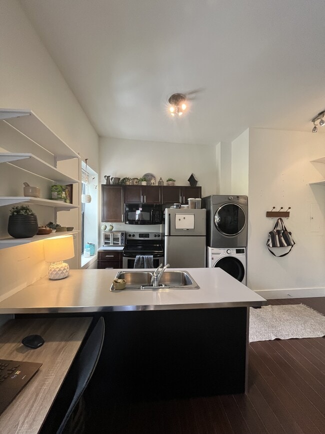 Photo - 73 King St W Unit 301