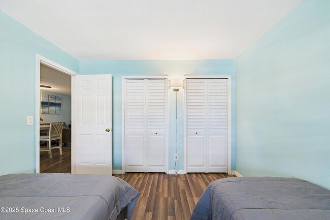 Photo - 3021 Sir Hamilton Cir Unit 11