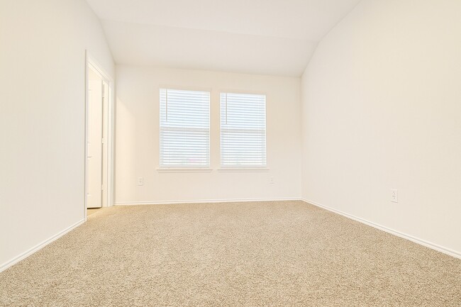 Building Photo - 5611 Simcrest Grove Dr
