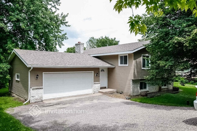 Building Photo - 4804 W Hidden Valley Dr Rental