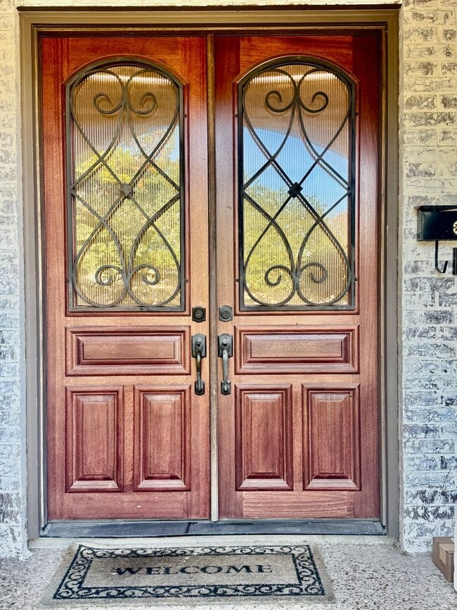 Photo - Elegant Estate in the Country Club Setting-Mother in law suite