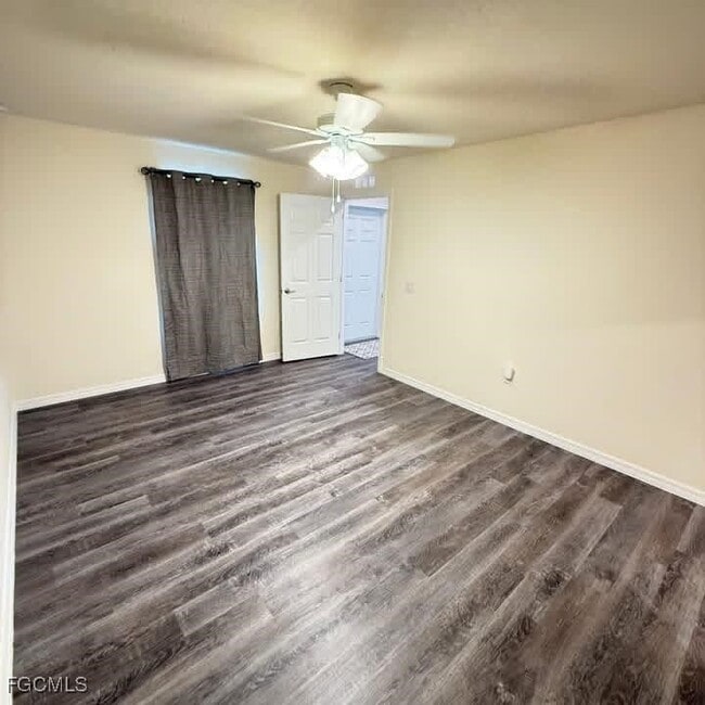 Photo - 575 Oakshire Ln