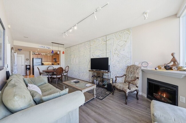 Photo - 300 W Beech St