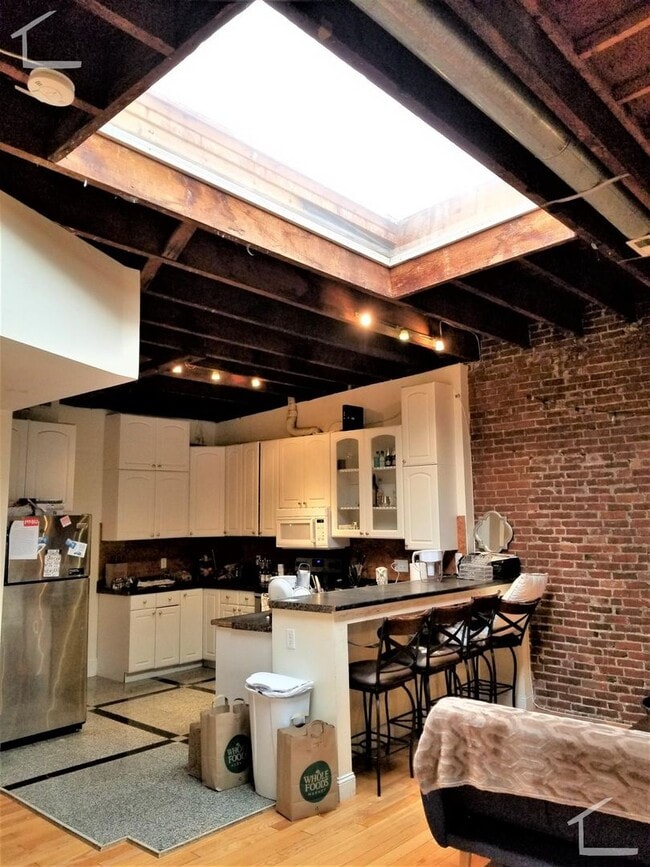 Photo - Awesome four bedroom with two bathrooms.....