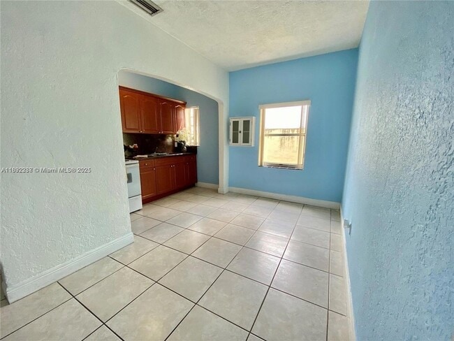 Photo - 313 N Krome Ave Unit B