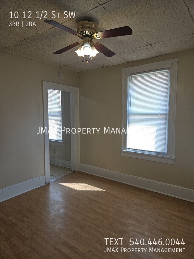 Photo - 10-12 1/2 12 1/2 St