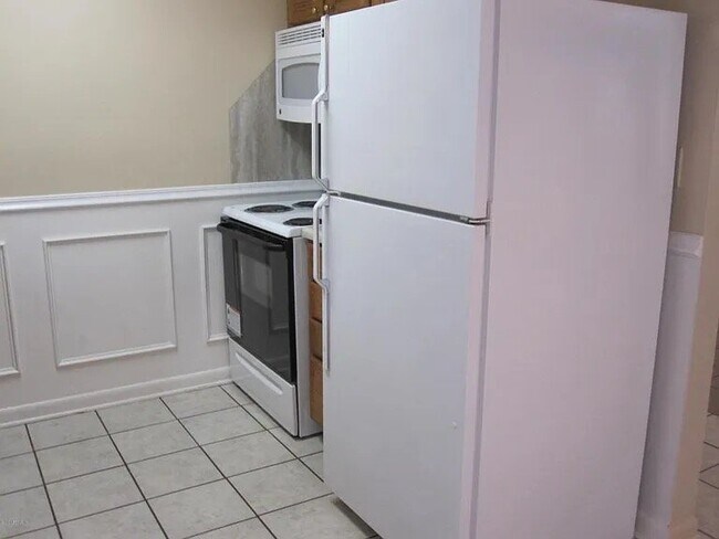 Photo - 434 Hayton Ave