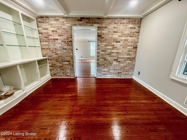 Photo - 210 Don Allen Rd