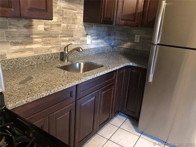 Photo - 63 Seyms St Unit 3rd Floor