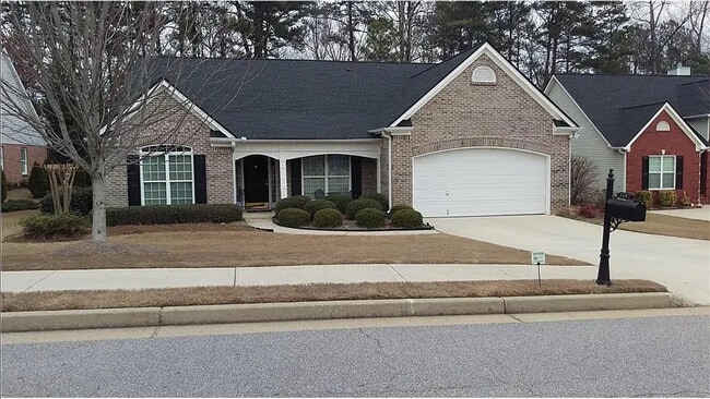 Photo - Room in House on Stoneleigh Run Dr NE