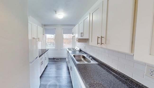 Building Photo - 1622 Commonwealth Ave Unit 6