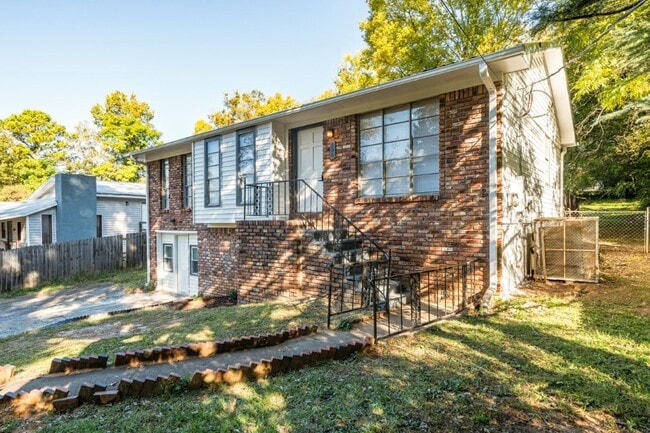 Photo - Newly Renovated 4-Bedroom Brick Beauty in ...