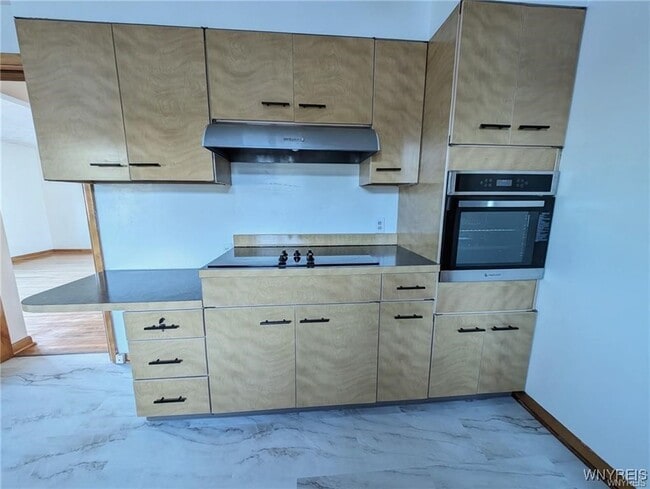 Photo - 130 Alberta Dr