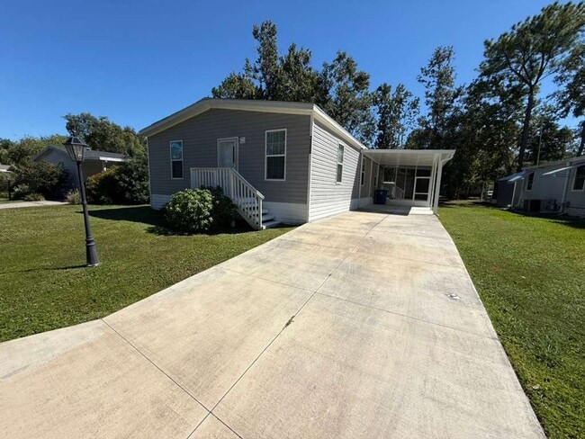 Building Photo - BEAUTIFUL +55 HOA COMMUNITY