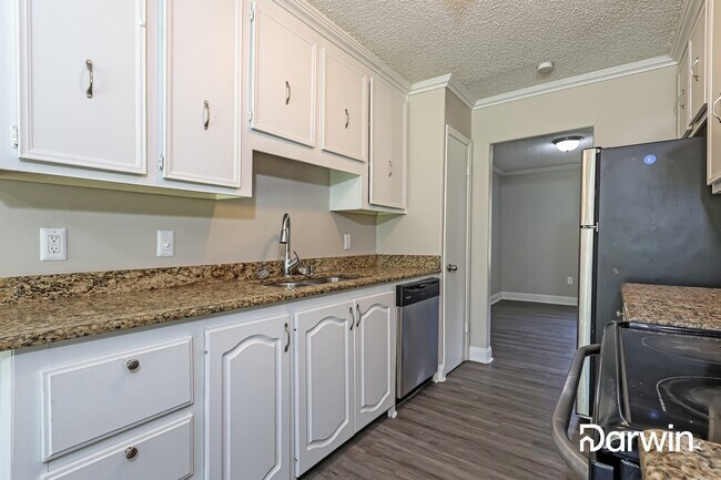 Photo - 721 Green Forest Rd