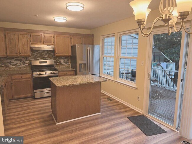 Photo - 220 Ferring Ct