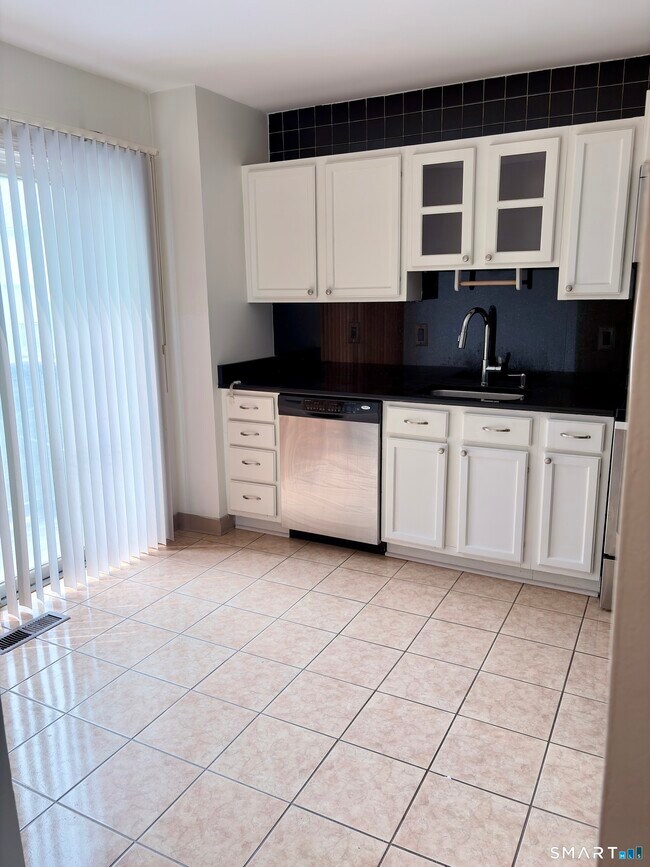 Photo - 193 Abbotsford Ave Unit 193