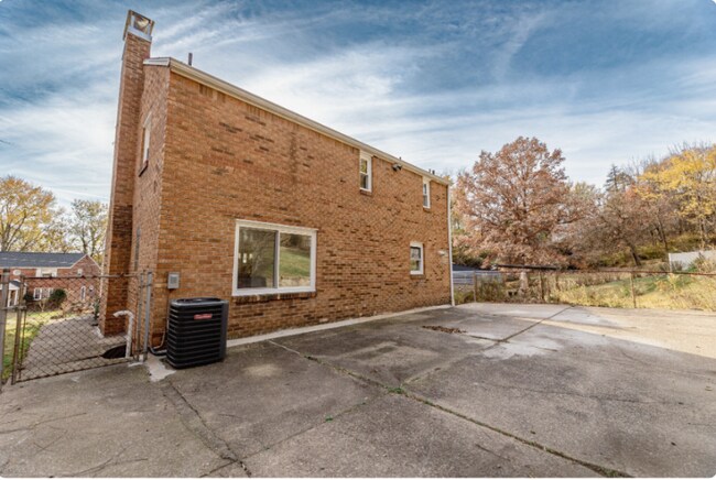 Photo - 3203 Hebron Dr