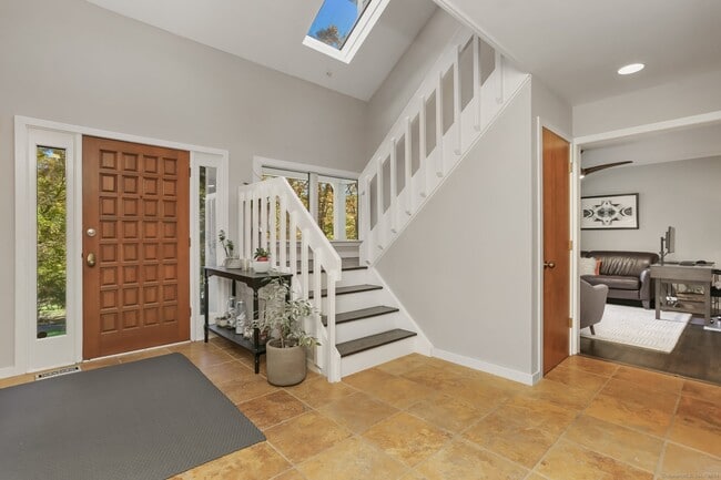 Photo - 86 Shady Knoll Dr