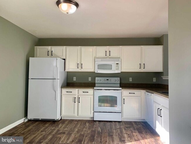 Photo - 351 Paradee Dr