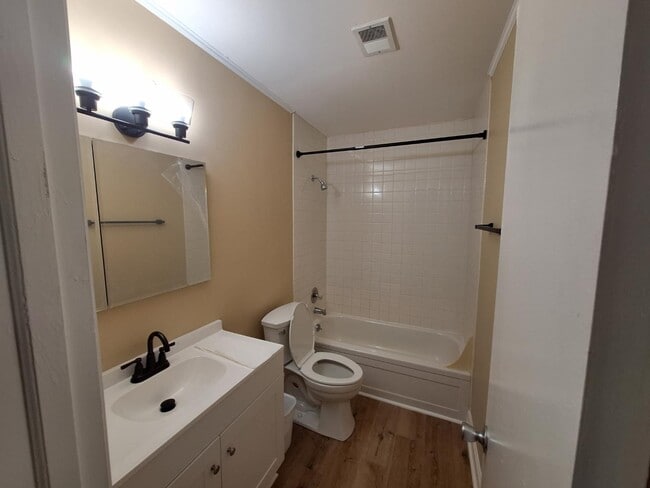 Photo - 2821 Tully Square