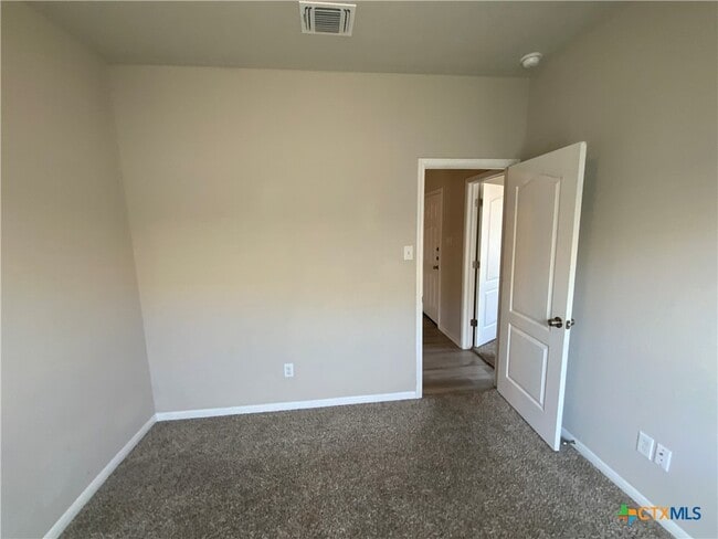 Photo - 1236 Grand Oak Trl