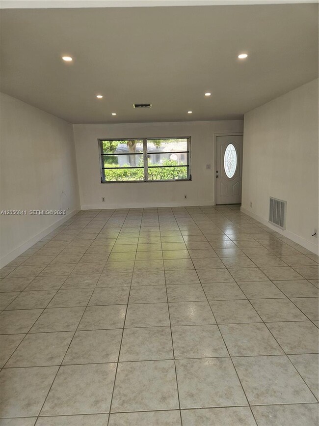 Photo - 1400 NW 90th Way