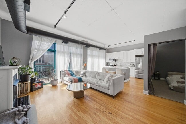 Photo - 910 W Madison St Unit 803