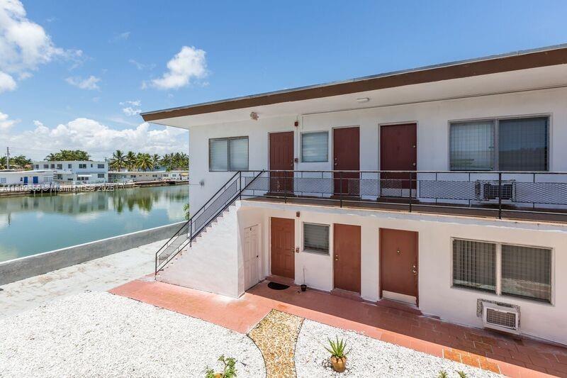 Photo - 8210 Byron Ave Unidad 16