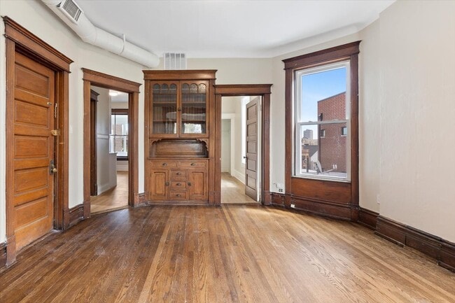 Photo - 3751 N Clifton Ave