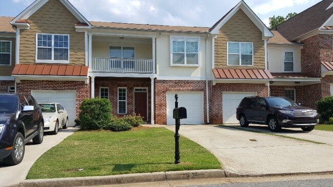 Photo - 404 St Claire Dr Townhome