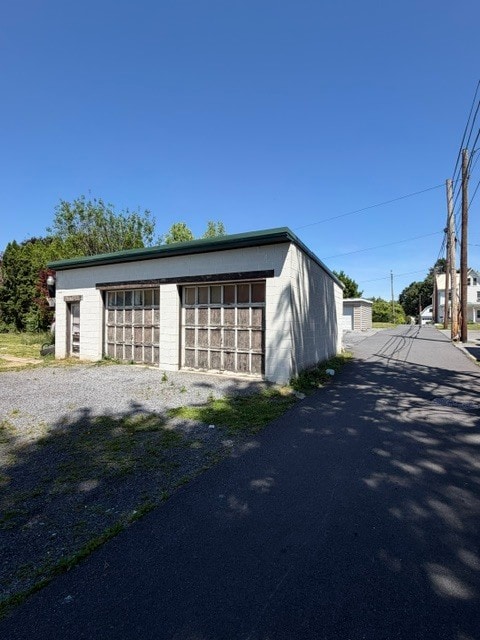 Building Photo - 36 N Railroad St Unit Garage