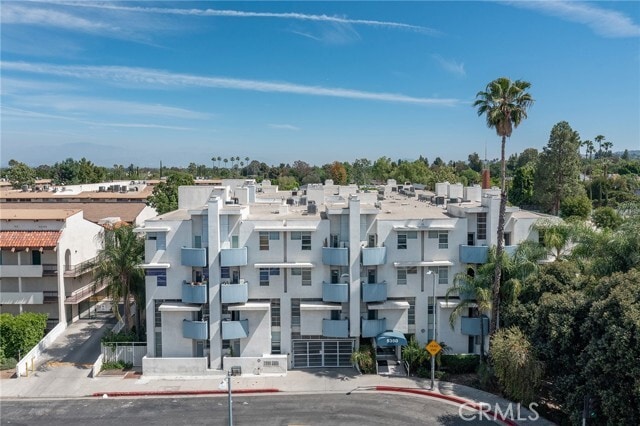 Building Photo - 5350 White Oak Ave Unit 413