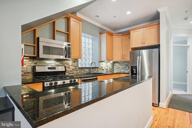 Photo - 1832 Swann St NW