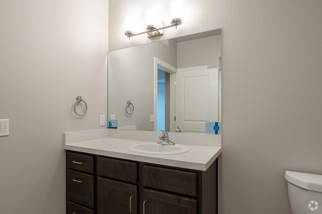 1BR, 1BA - 797SF - Laurel Creek Apartments