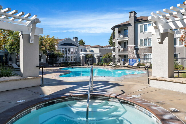 Photo - Canyon Oaks at Windemere Apartments