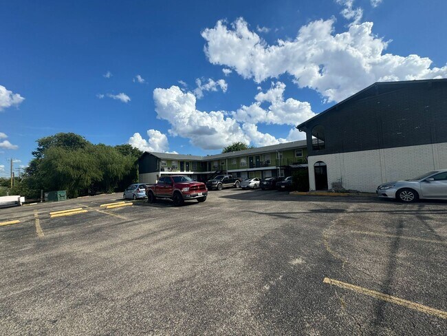 Photo - Parackal Gardens I