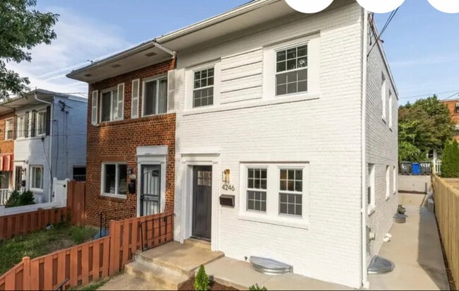 Building Photo - 4246 Southern Ave SE