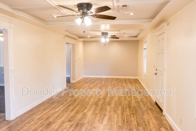 Photo - 604 S Cherokee St