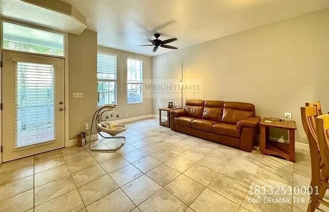 Photo - 660 Delmar Terr S